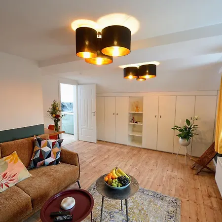 Petite - Ferienapartment Mit 3 Schlafzimmern Apartmán *